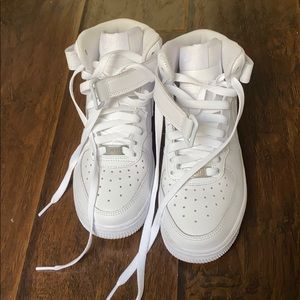 ALL WHITE AIR FORCE ONE